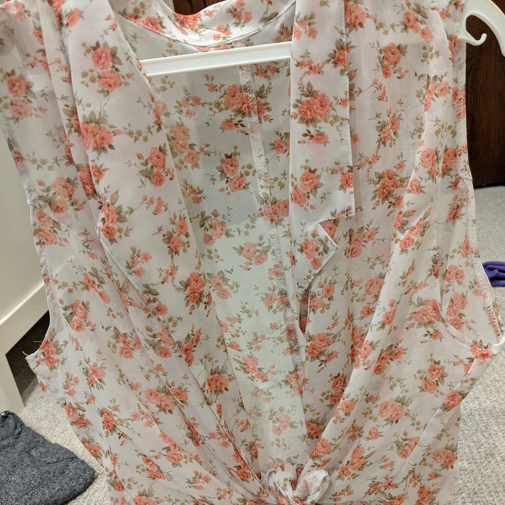 Shirt - Picture 3 of 4